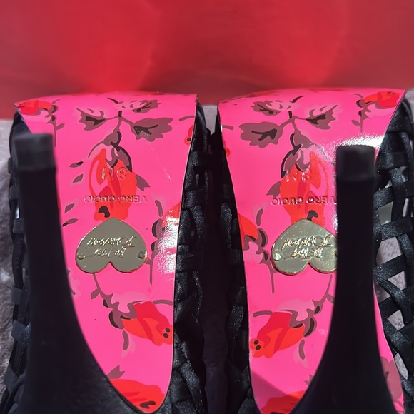 Betsey Johnson Black Lattice Ribbon Pump sz 8 - Picture 9 of 13